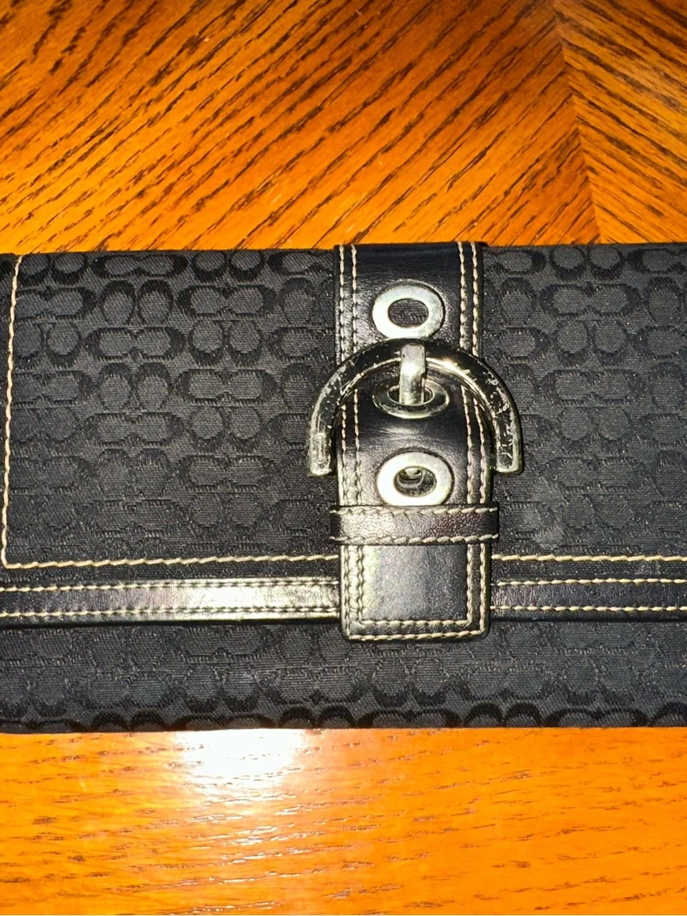 Coach Hampton Wallet - Picture 2 of 13